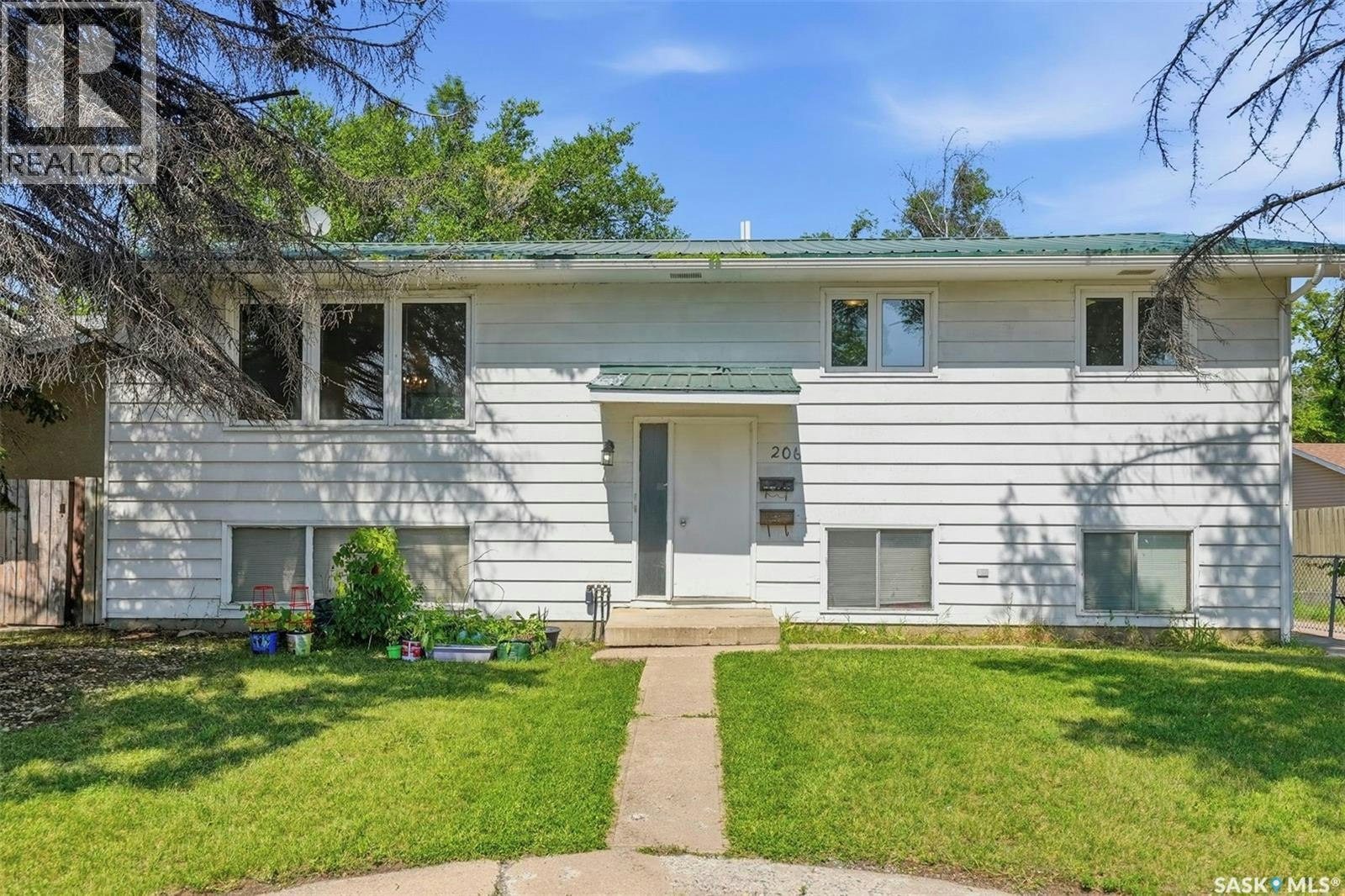 206 Carleton Drive, Saskatoon, SK, S7H 4C1
