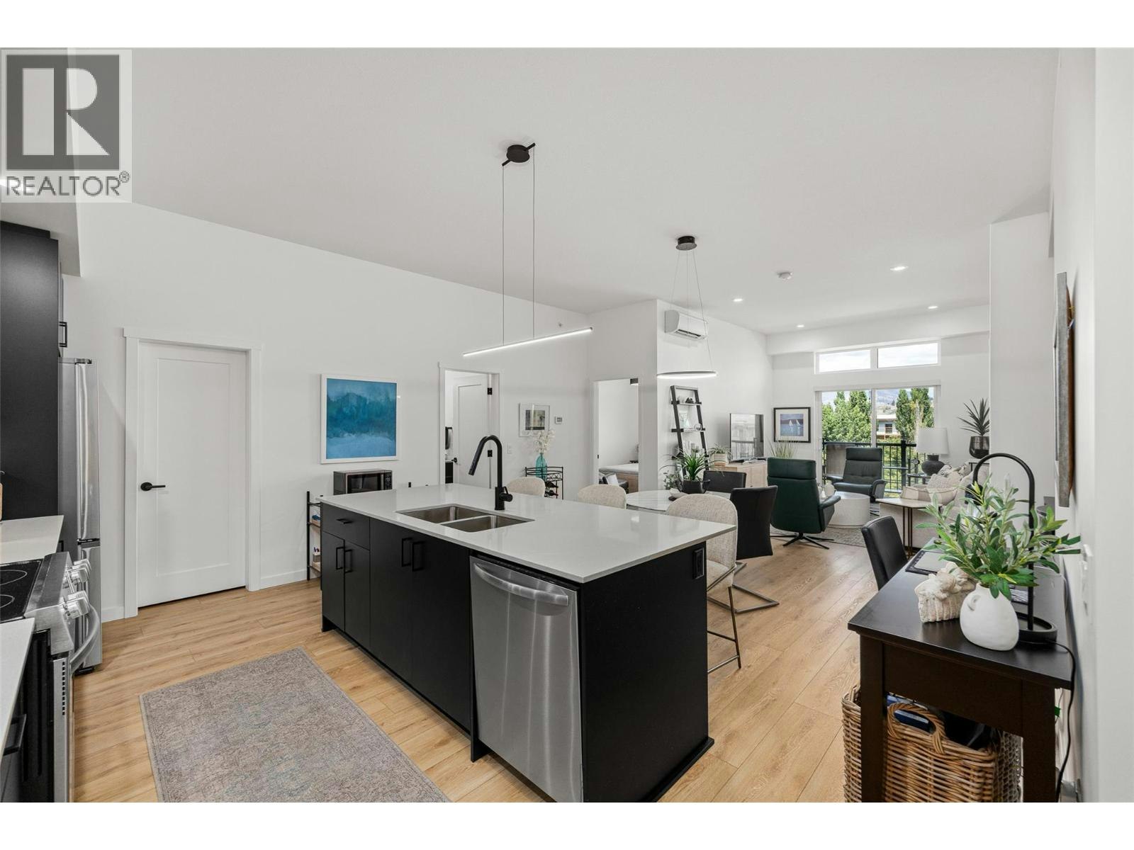 607-660 Cawston Avenue - 3