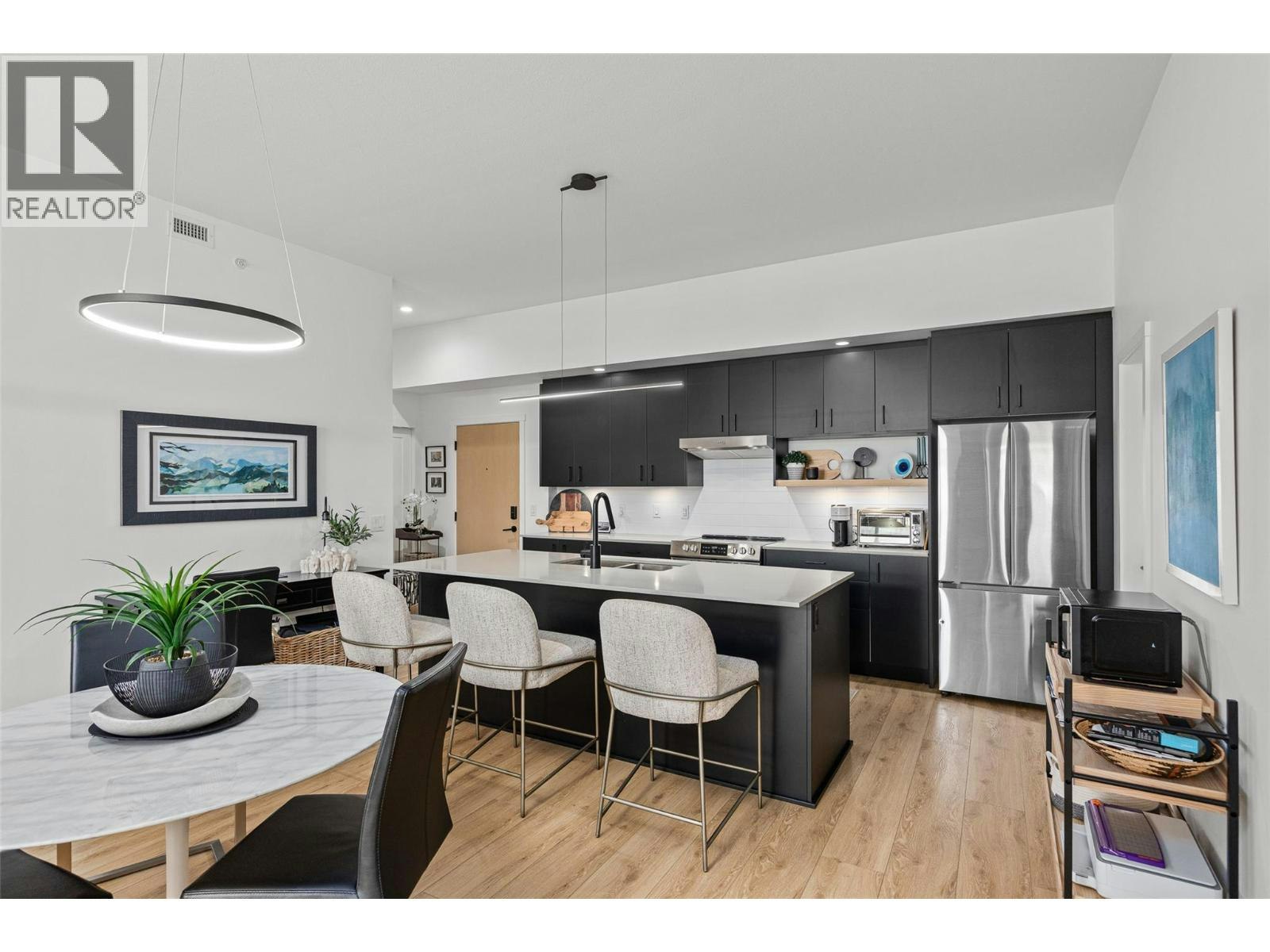 607-660 Cawston Avenue - 4