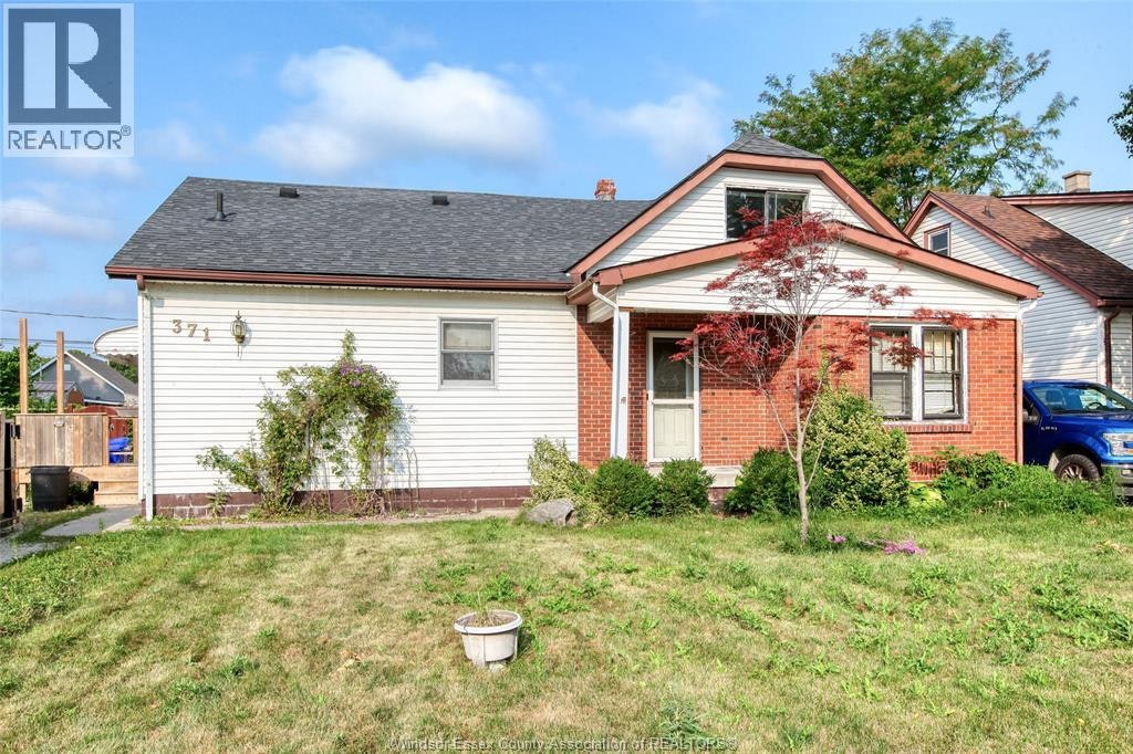 371 Laporte, Windsor, ON, N8S 3P9