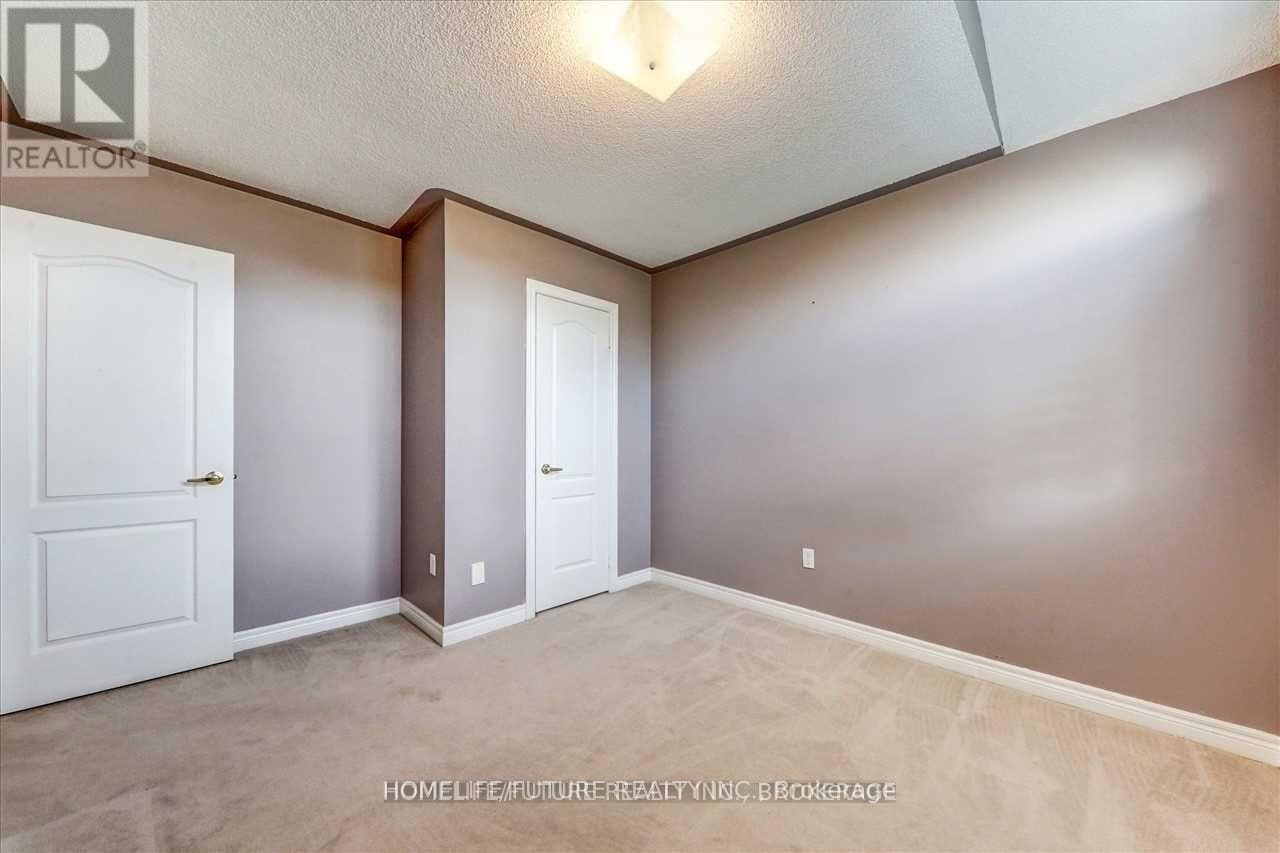 20 Kenilworth Crescent, Whitby, ON, L1M 2M6 - 18