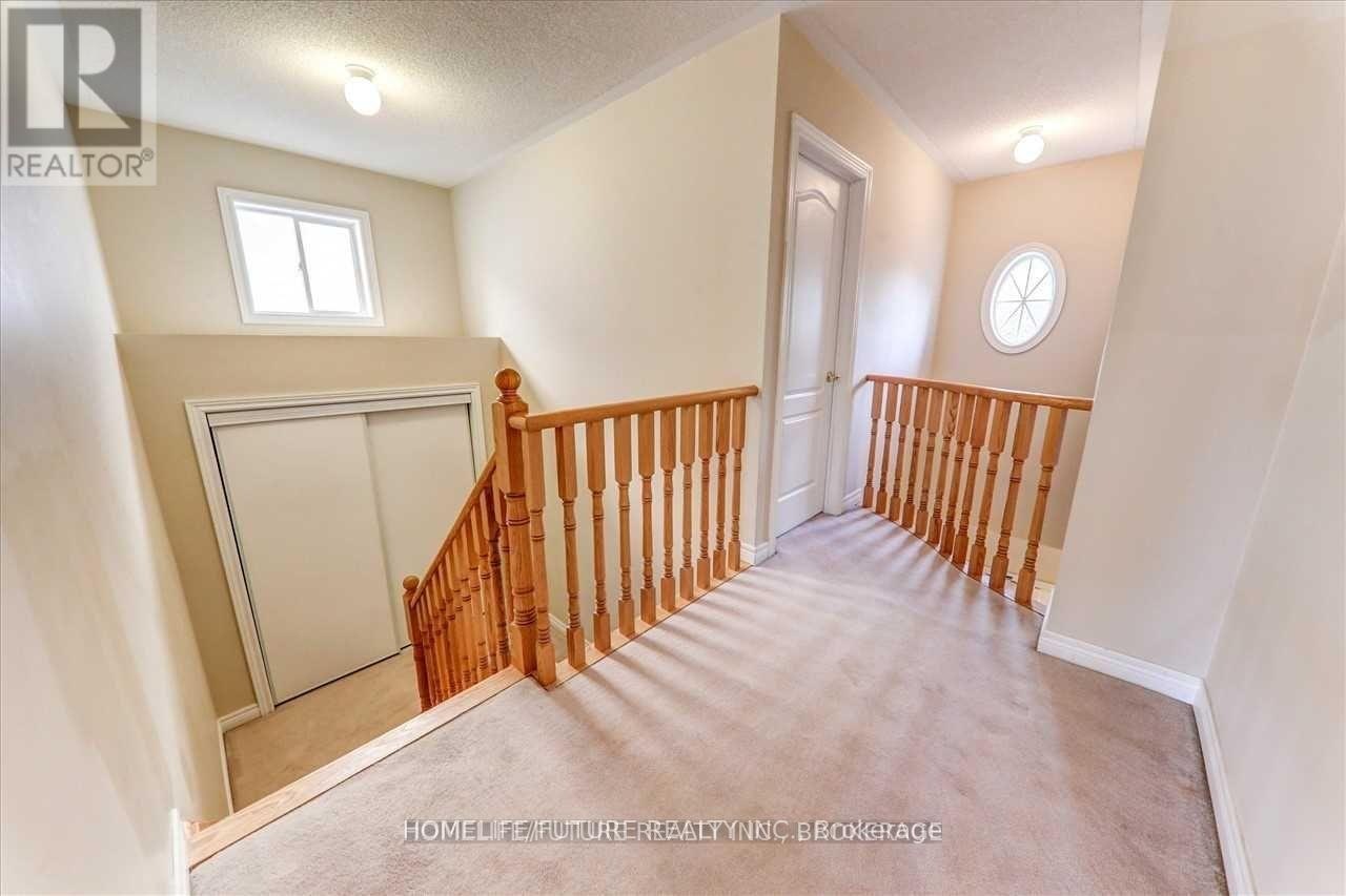 20 Kenilworth Crescent, Whitby, ON, L1M 2M6 - 12
