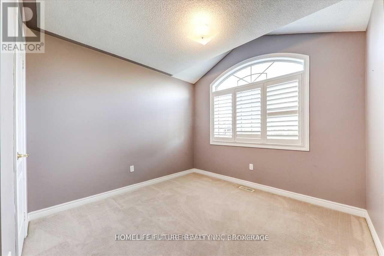 20 Kenilworth Crescent, Whitby, ON, L1M 2M6 - 17