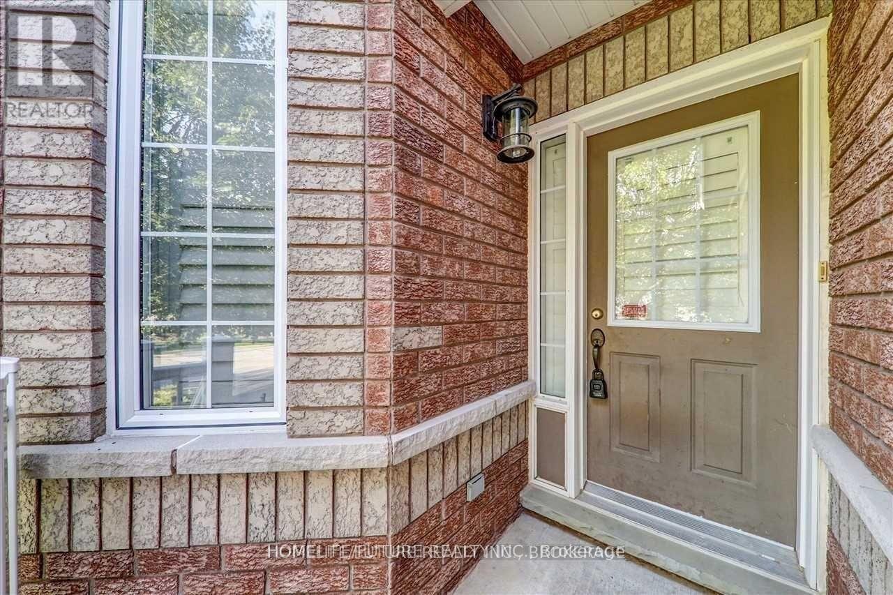 20 Kenilworth Crescent, Whitby, ON, L1M 2M6 - 3