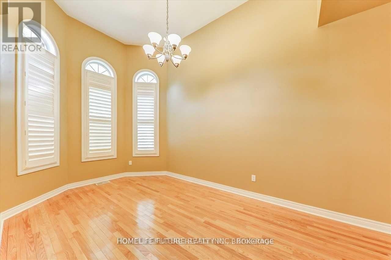 20 Kenilworth Crescent, Whitby, ON, L1M 2M6 - 6