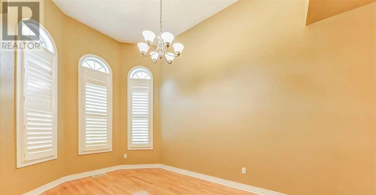 20 Kenilworth Crescent, Whitby, ON, L1M 2M6 - 6
