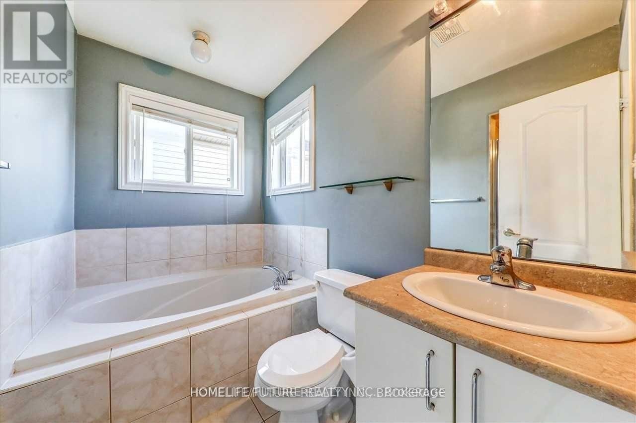 20 Kenilworth Crescent, Whitby, ON, L1M 2M6 - 14