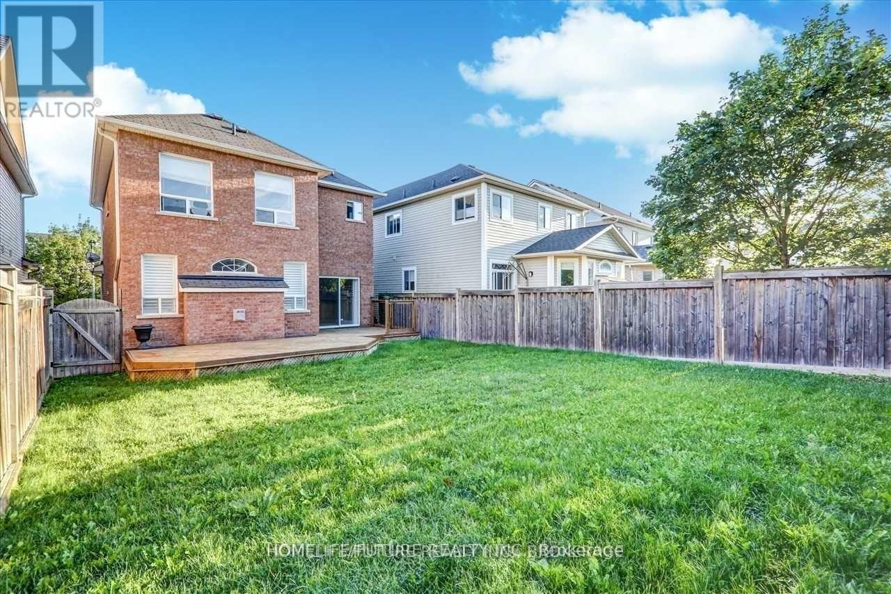 20 Kenilworth Crescent, Whitby, ON, L1M 2M6 - 20