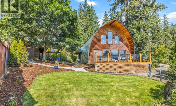 5261 NE Lakeshore Road
