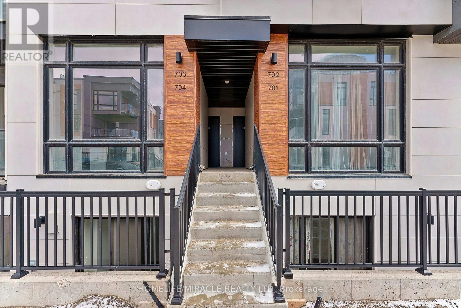 TH704-5 Steckley House Lane, Richmond Hill, ON, L4S 0N2