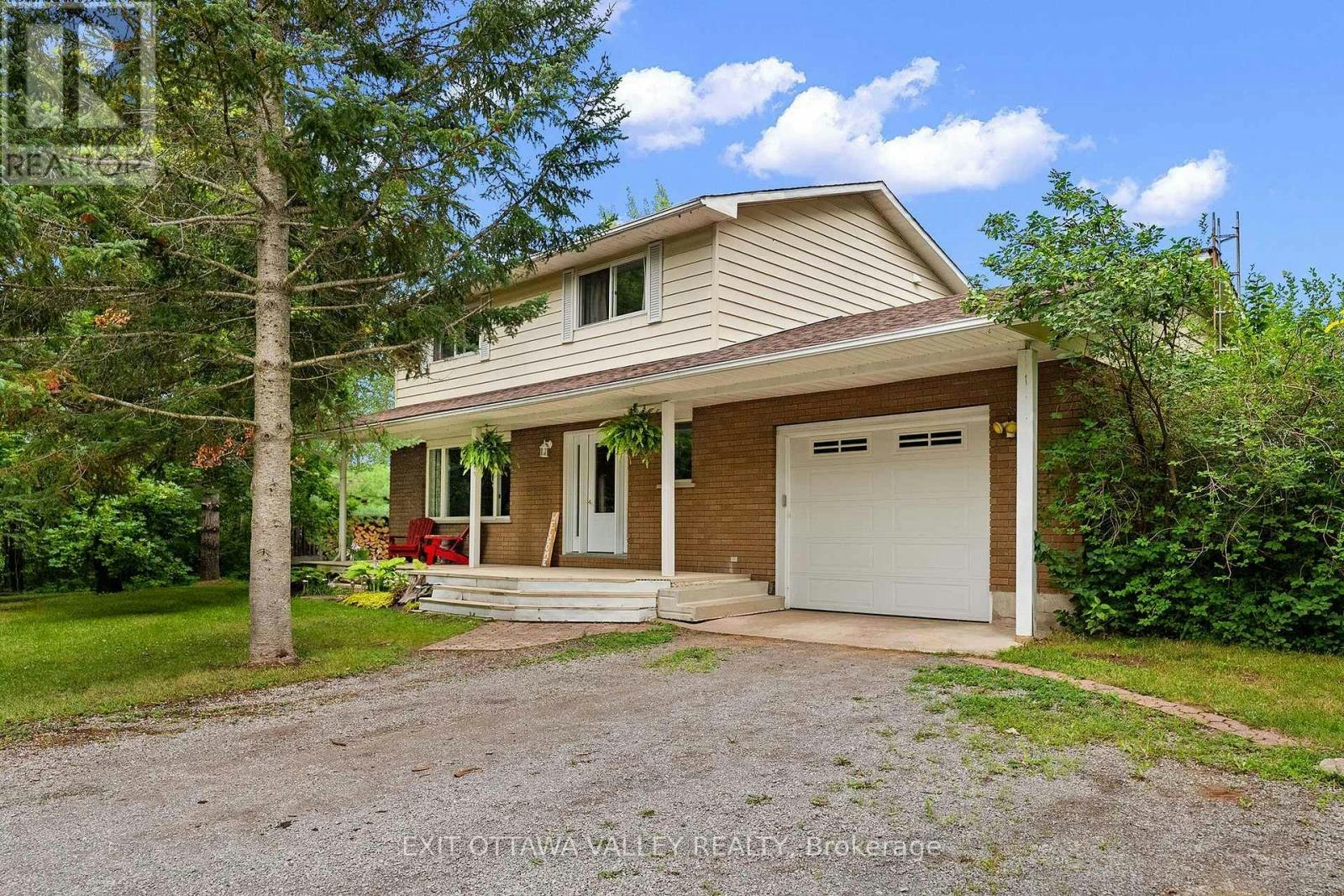 1292 Green Lake Road, North Algona Wilberforce, ON, K8A 6W5