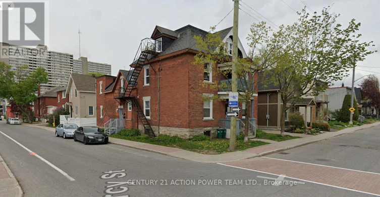 1-703 Cooper Street, Ottawa, ON, K1R 5J3