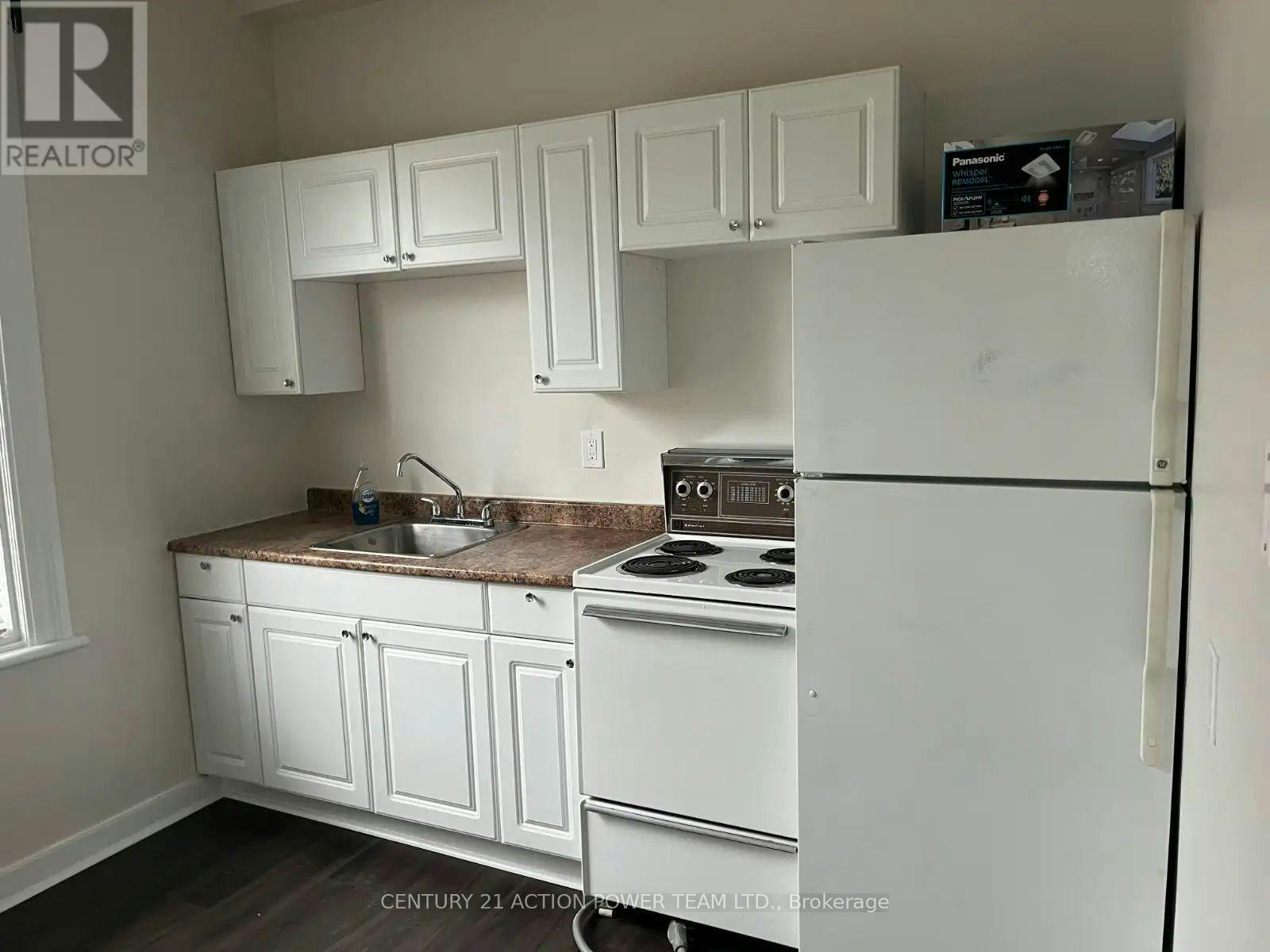 1-703 Cooper Street, Ottawa, ON, K1R 5J3 - 2