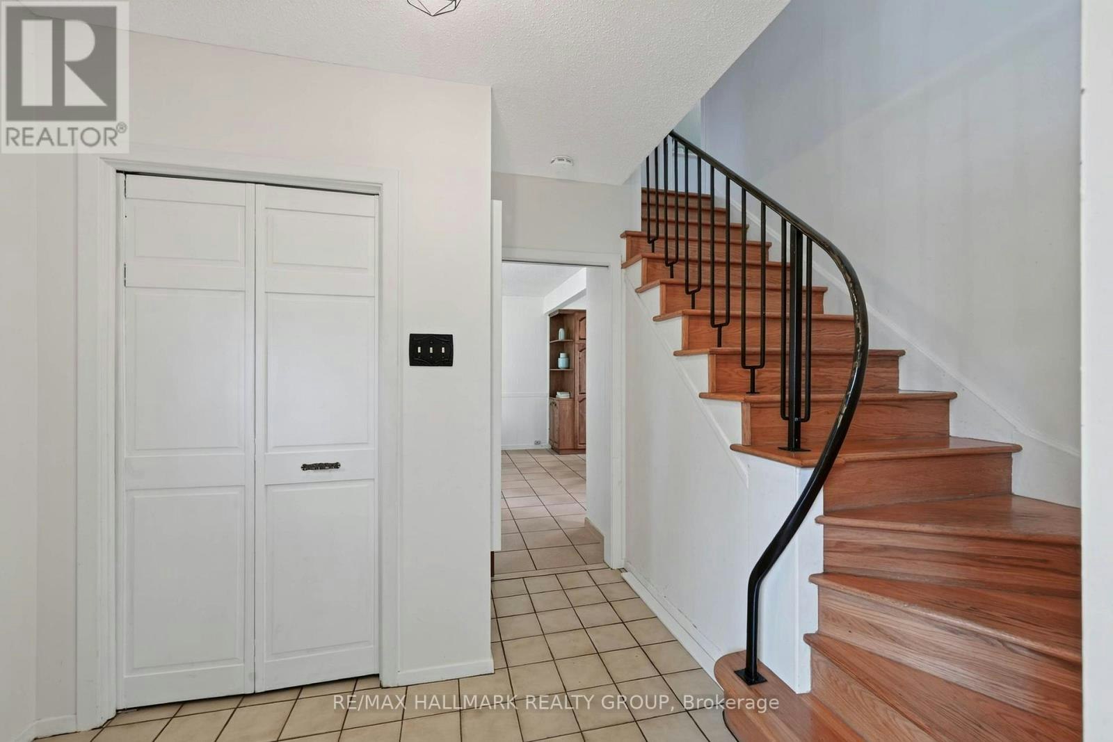 1038 Arnot Road, Ottawa, ON, K2C 0H4 - 4