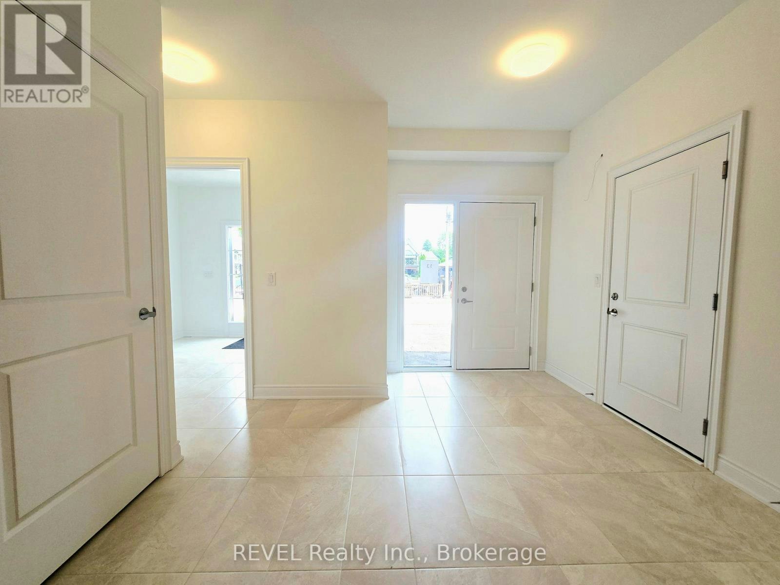 2-15 Lake Street, Grimsby, ON, L3M 2G4 - 12