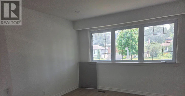 102 Betty Ann Drive, Toronto, ON, M2N 1X2 - 11