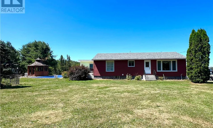 1469 Munro Road