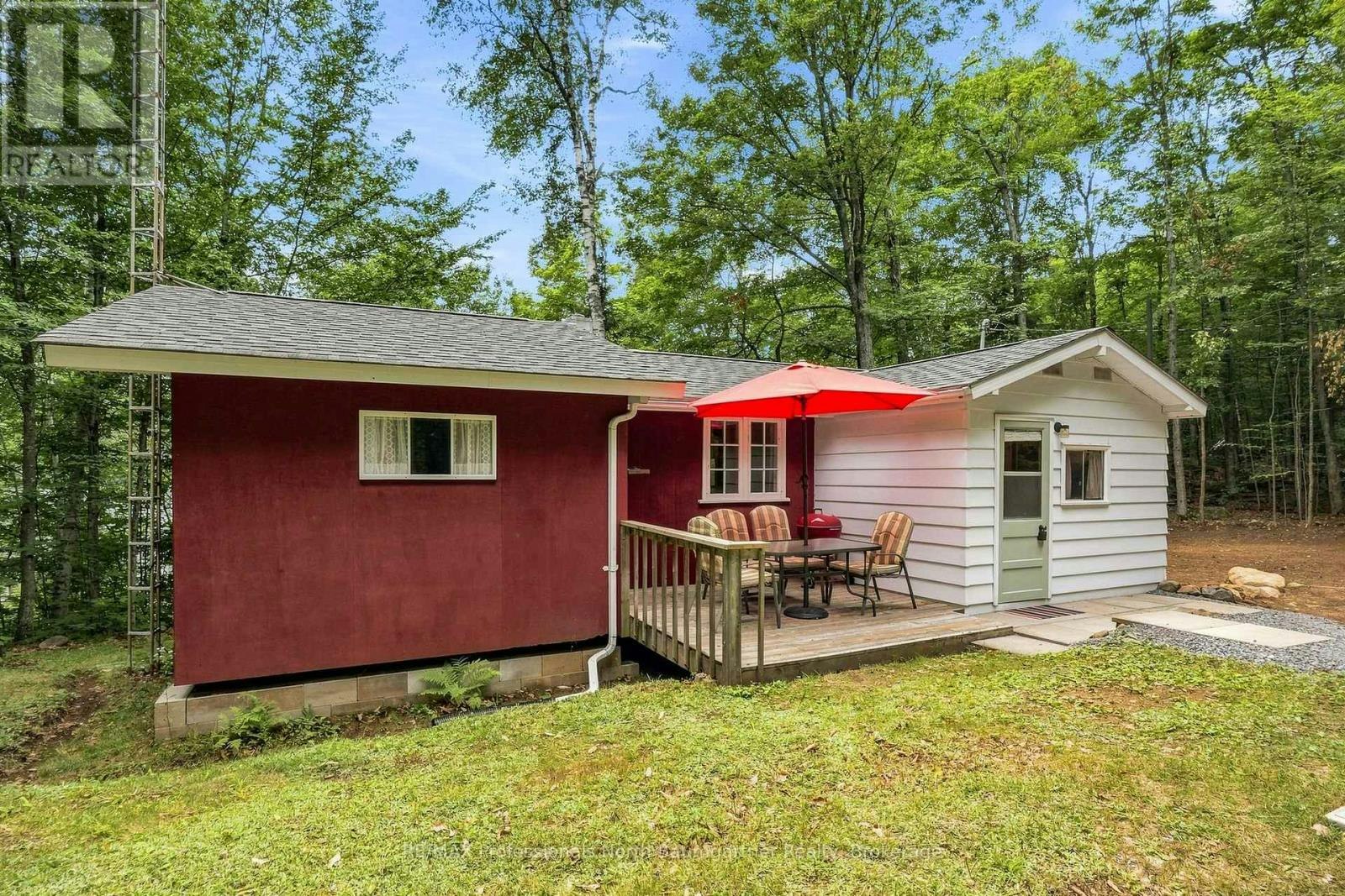 1075 Nanook Lane, Highlands East, ON, K0M 1S0