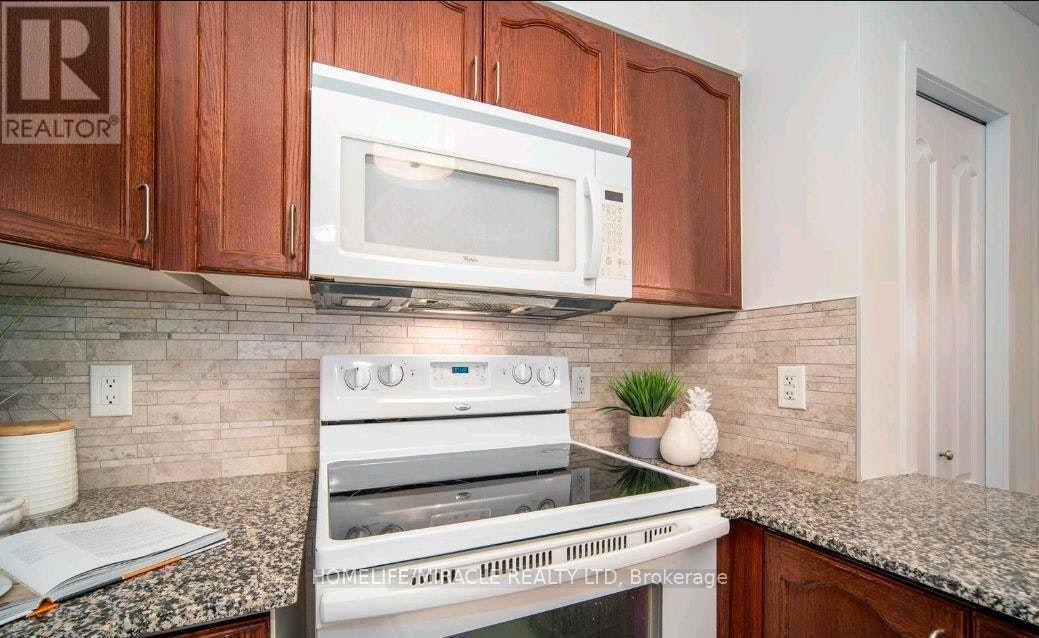 2203-6 Dayspring Circle, Brampton, ON, L6P 2Z6 - 7