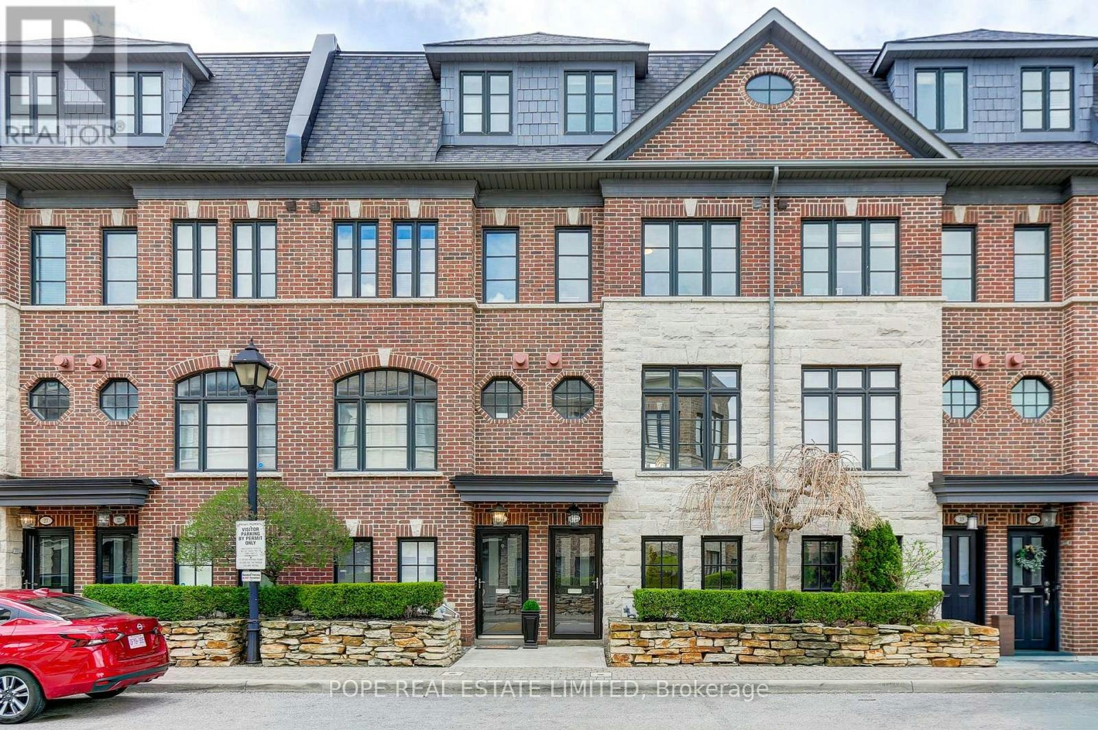 21 Ruby Lang Lane, Toronto, ON, M8Z 0B8