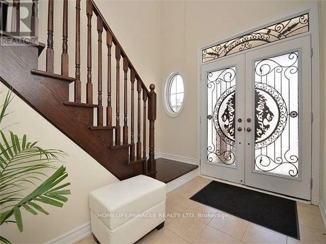 19 Lisson Crescent, Brampton, ON, L6X 5H9 - 2