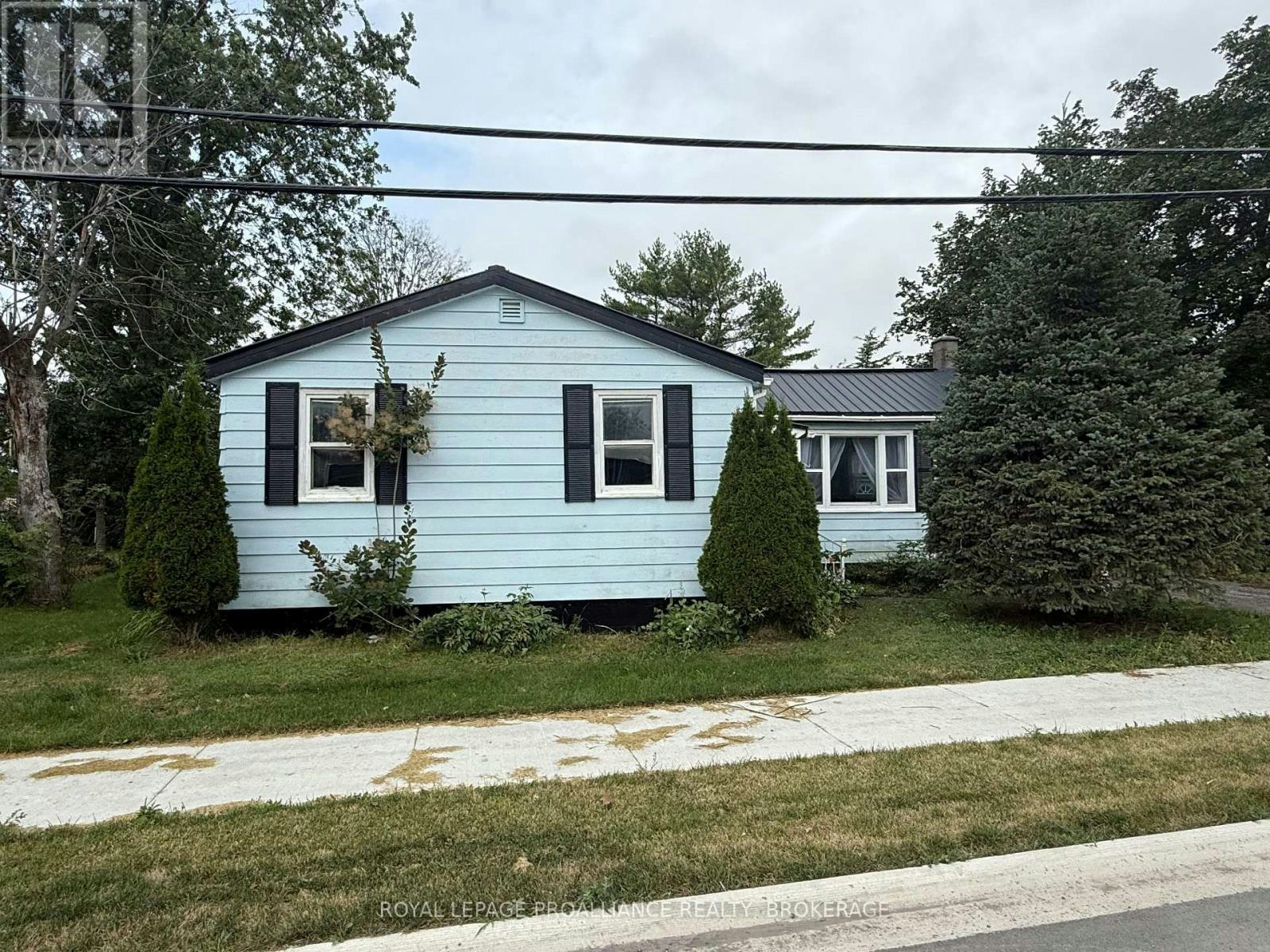 10 Potter Drive, Loyalist, ON, K0H 2H0