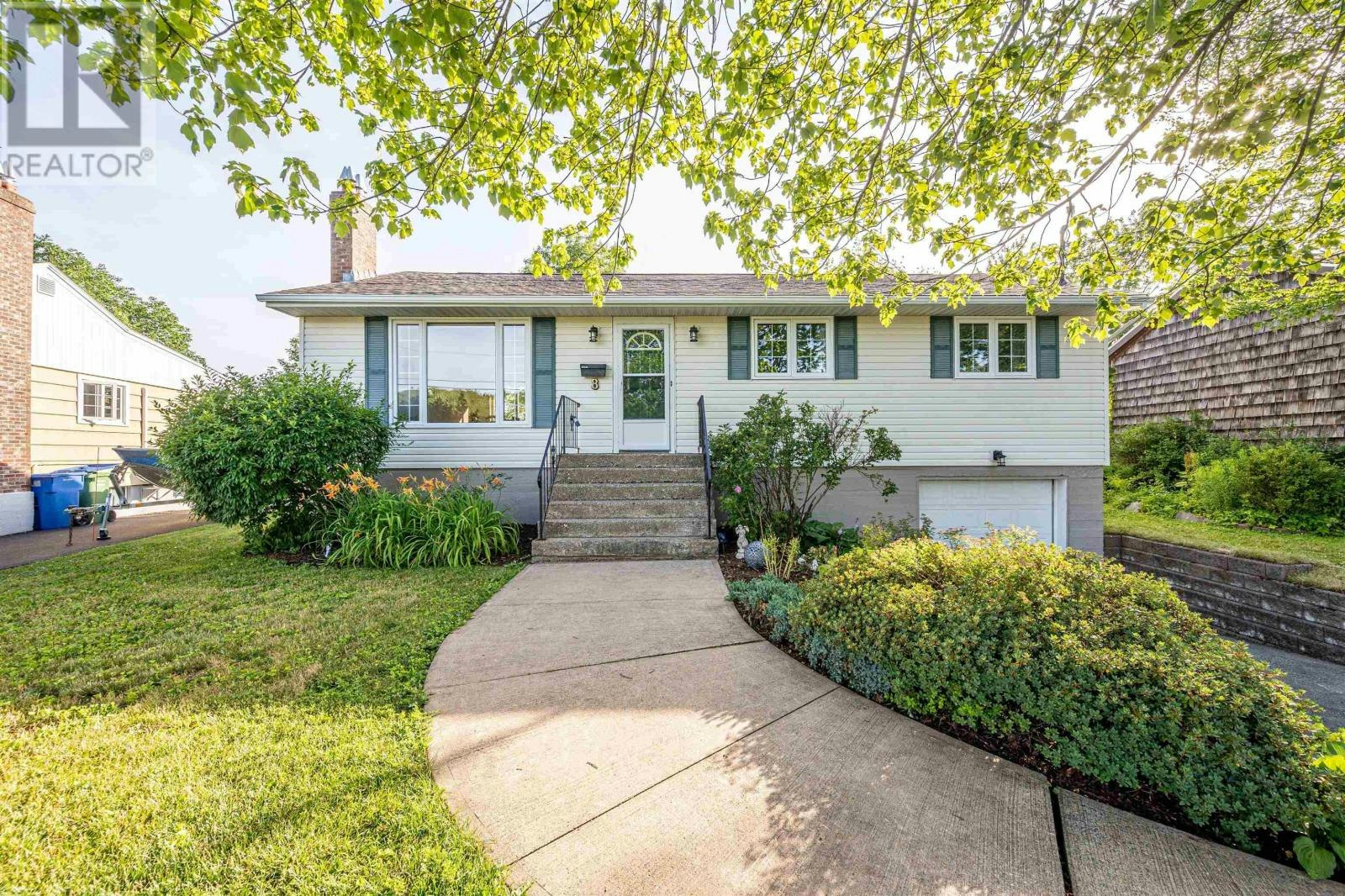 8 Windward Avenue, Dartmouth, NS, B2W 2H1