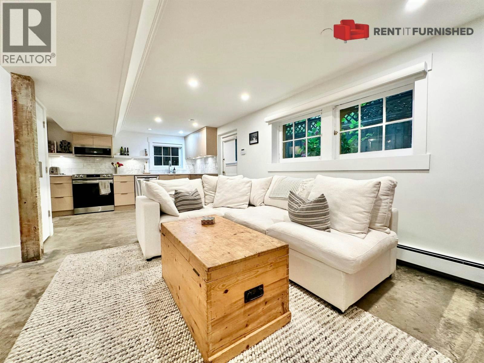 2036 W 15th Avenue, Vancouver, BC, V6J 2L5