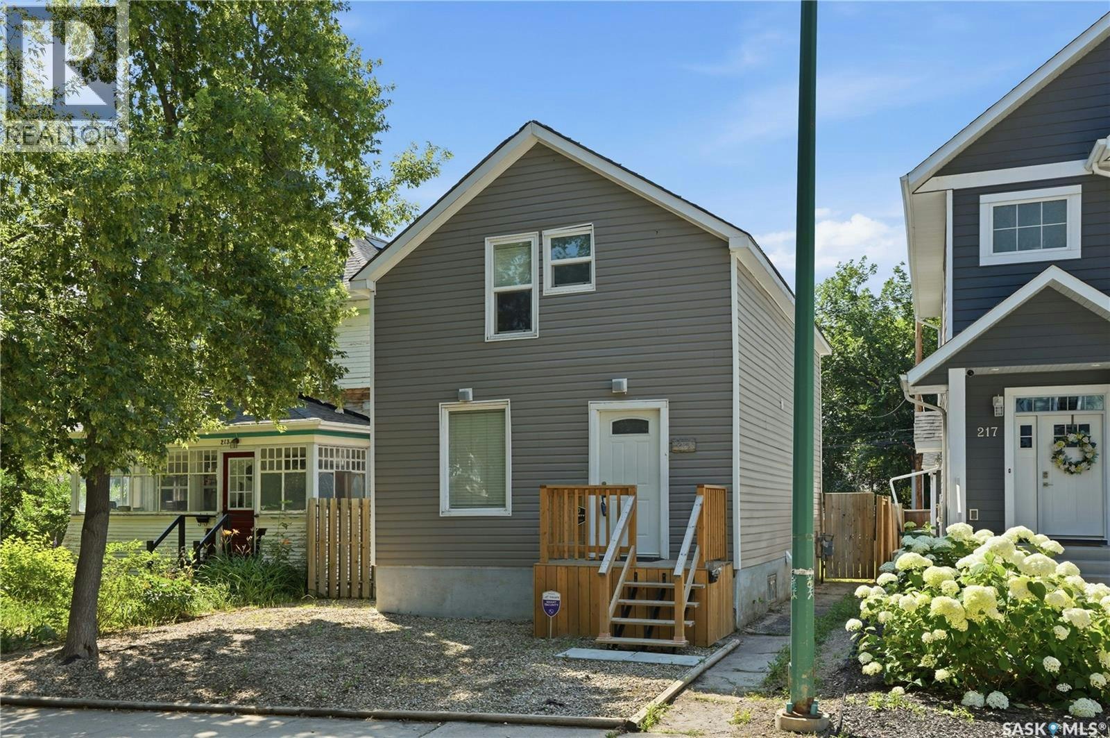 215 26th Street W, Saskatoon, SK, S7L 0C3