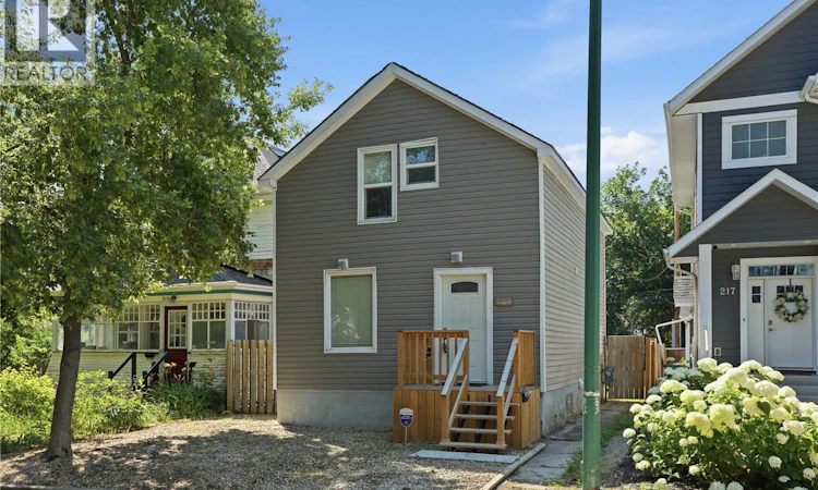 215 26th Street W