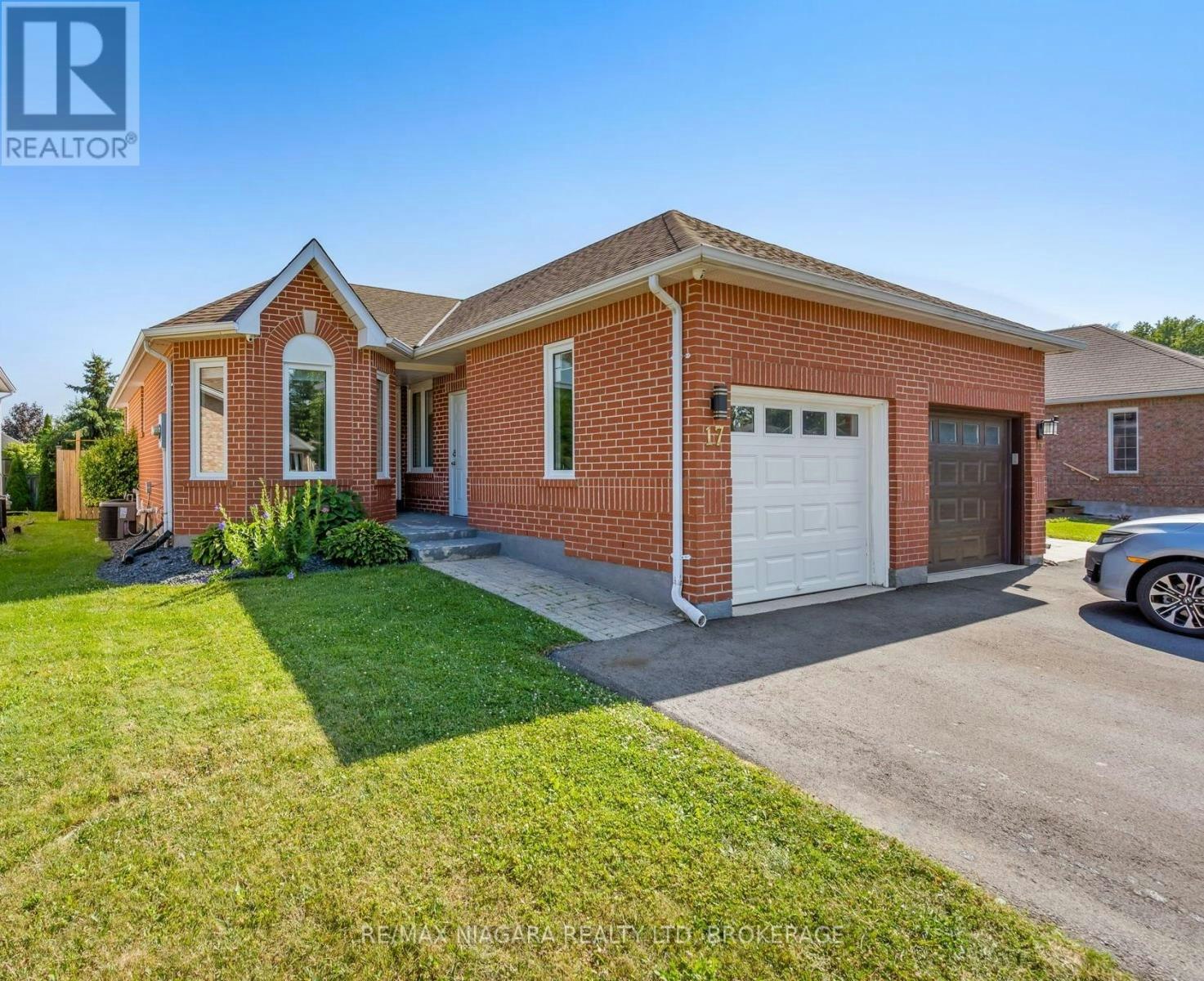 17 Jackson Court W, Welland, ON, L3C 7G2