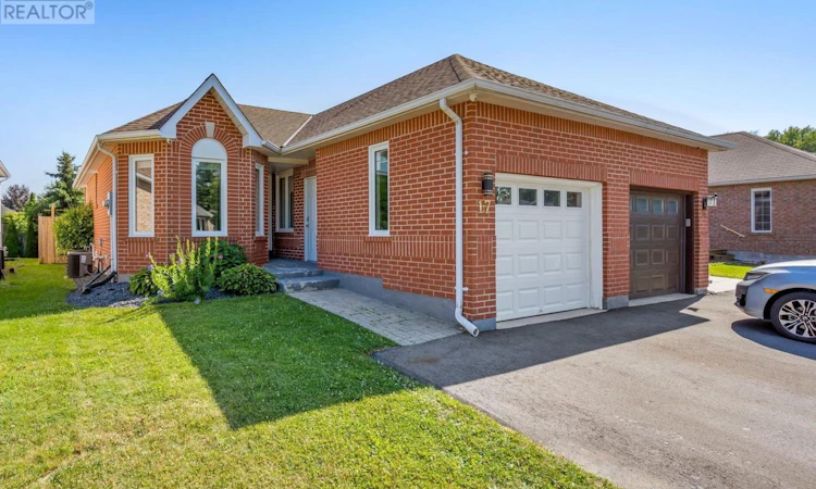 17 Jackson Court W
