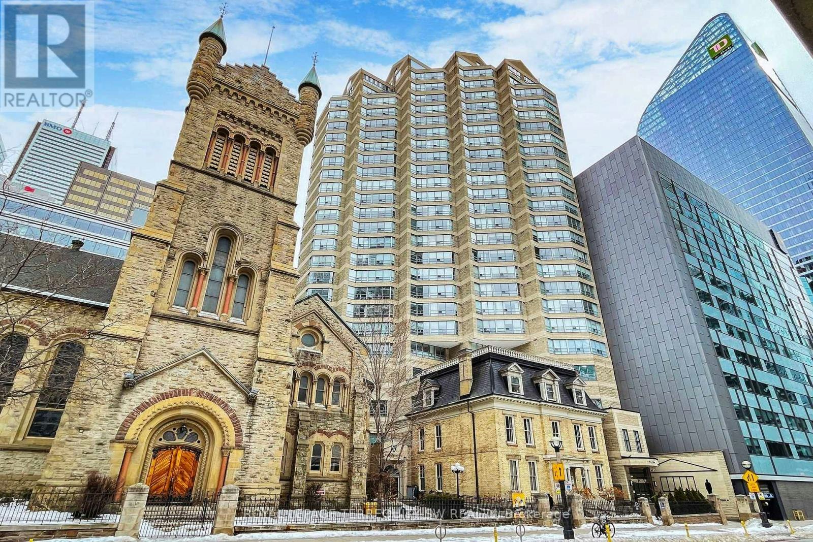 2001-71 Simcoe Street, Toronto, ON, M5J 2S9