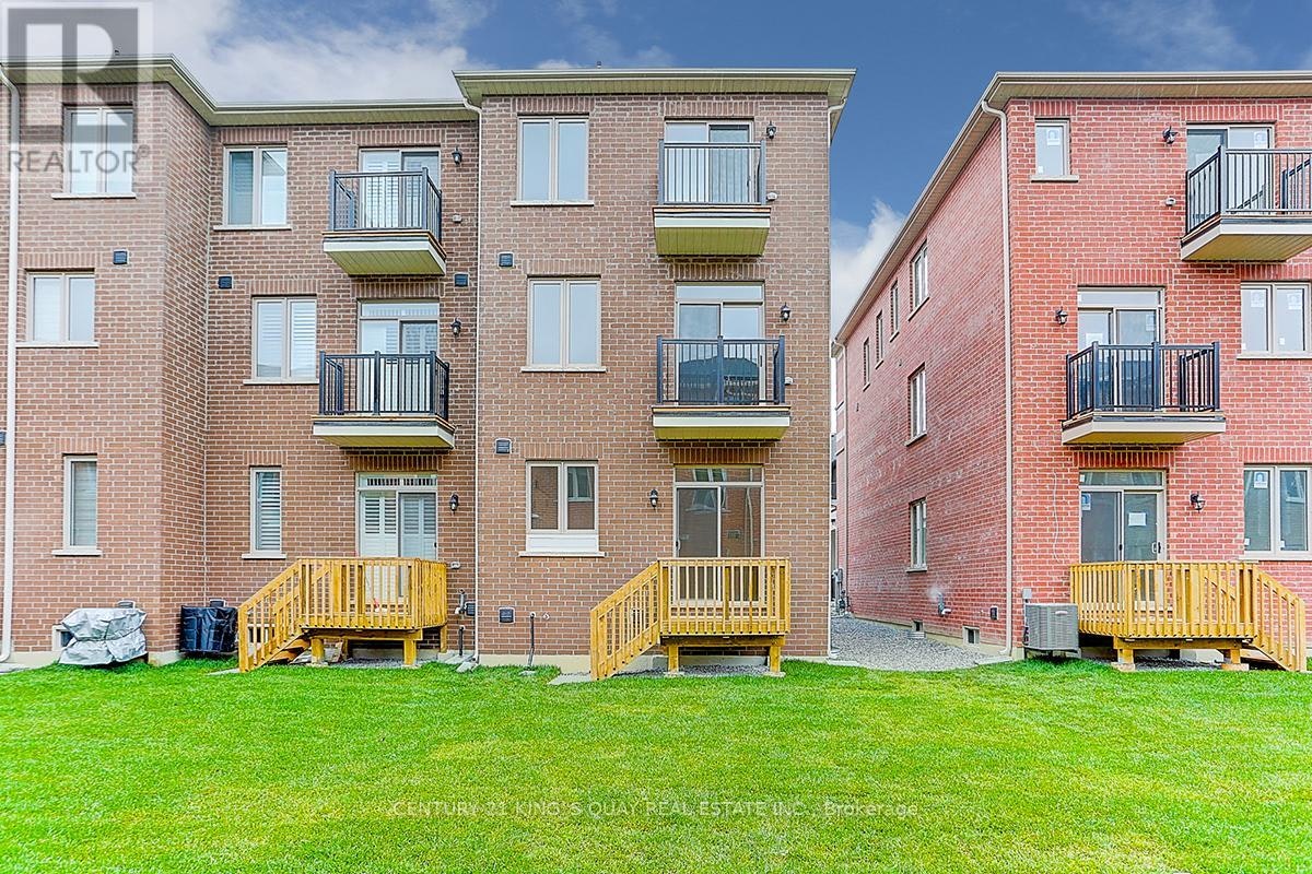 98 Carneros Way, Markham, ON, L6B 1R2 - 3