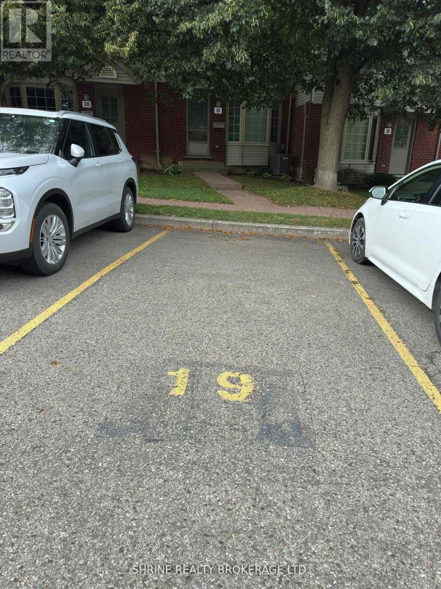 19-70 Chapman Court, London, ON, N6G 4Z4 - 2