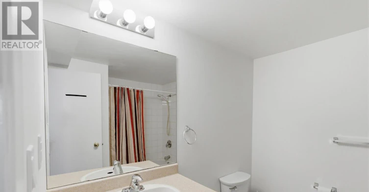 3-176 Nassau Street, Oshawa, ON, L1J 4A5 - 4