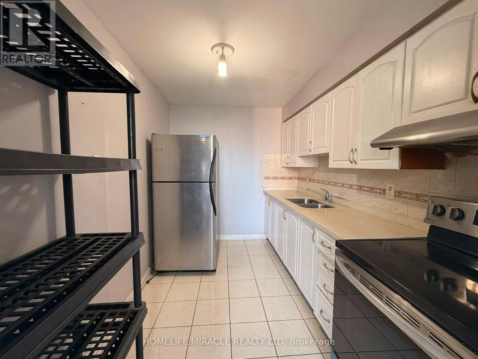 916-100 Dundalk Drive, Toronto, ON, M1P 4V2 - 2