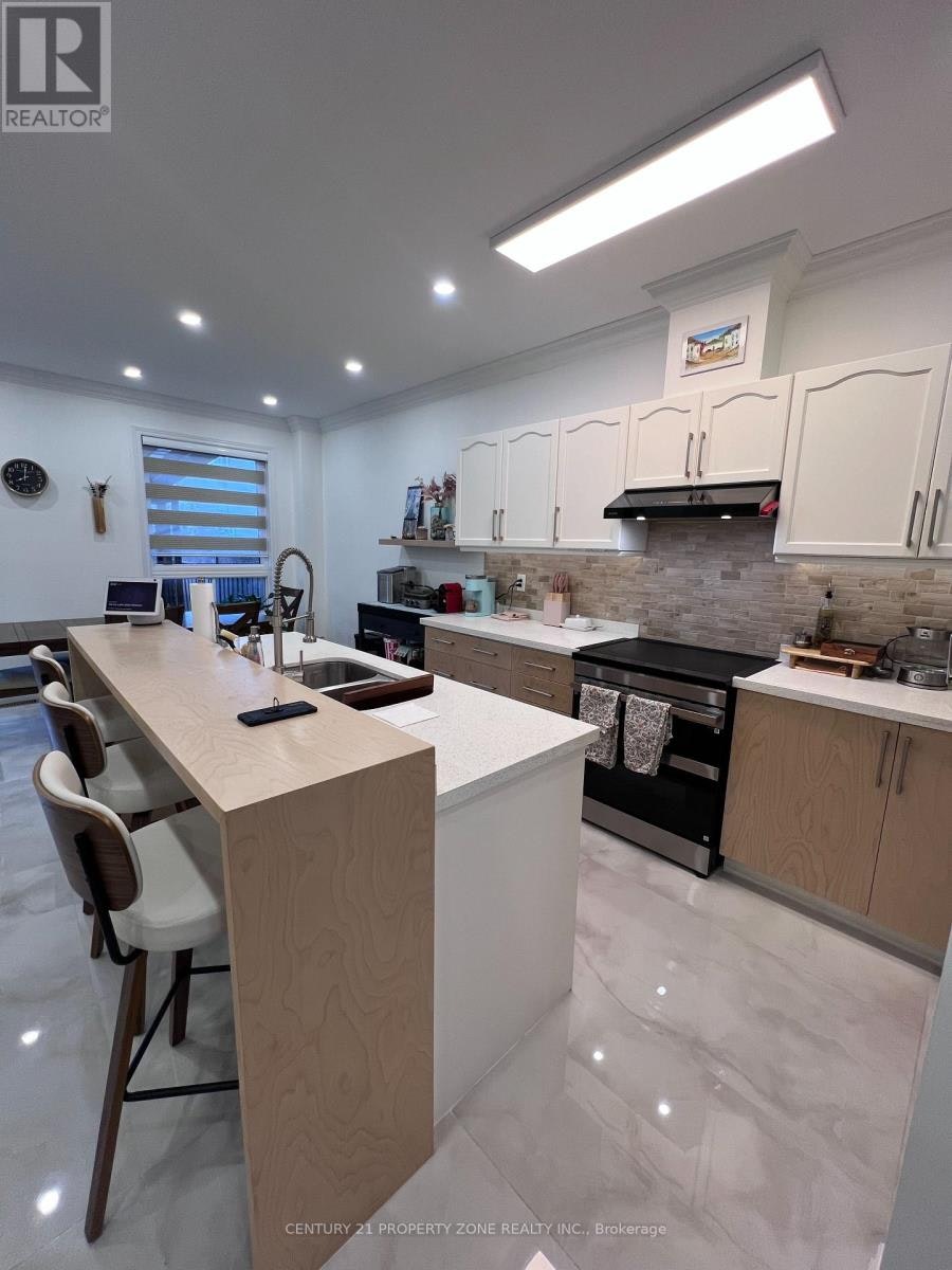 3534 Fountain Park Avenue, Mississauga, ON, L5M 7E8 - 3