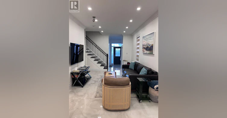 3534 Fountain Park Avenue, Mississauga, ON, L5M 7E8 - 9
