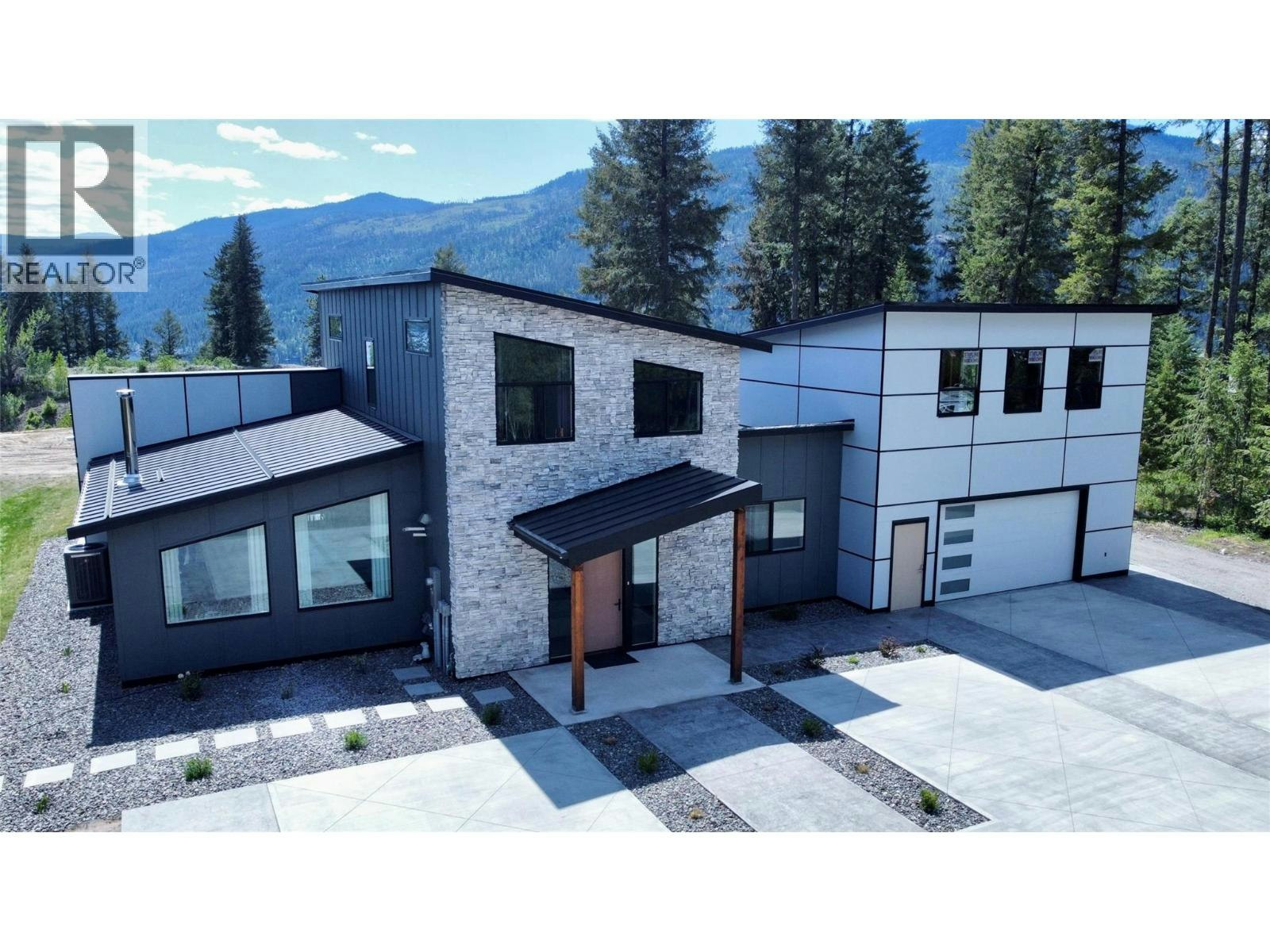 155 Caitlin Road, Christina Lake, BC, V0H 1E3