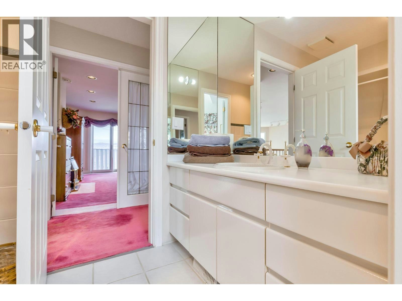 1135 Graf Road, Kelowna, BC, V1P 1B8 - 51