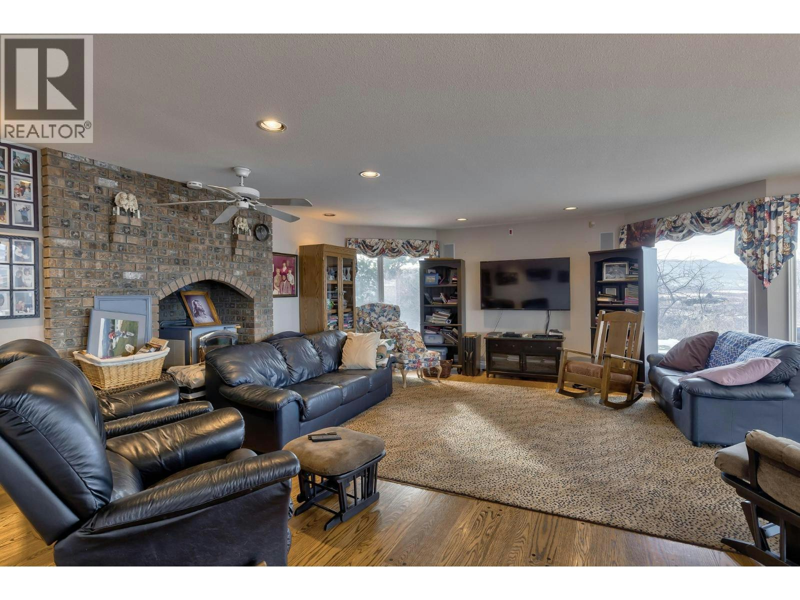 1135 Graf Road, Kelowna, BC, V1P 1B8 - 29
