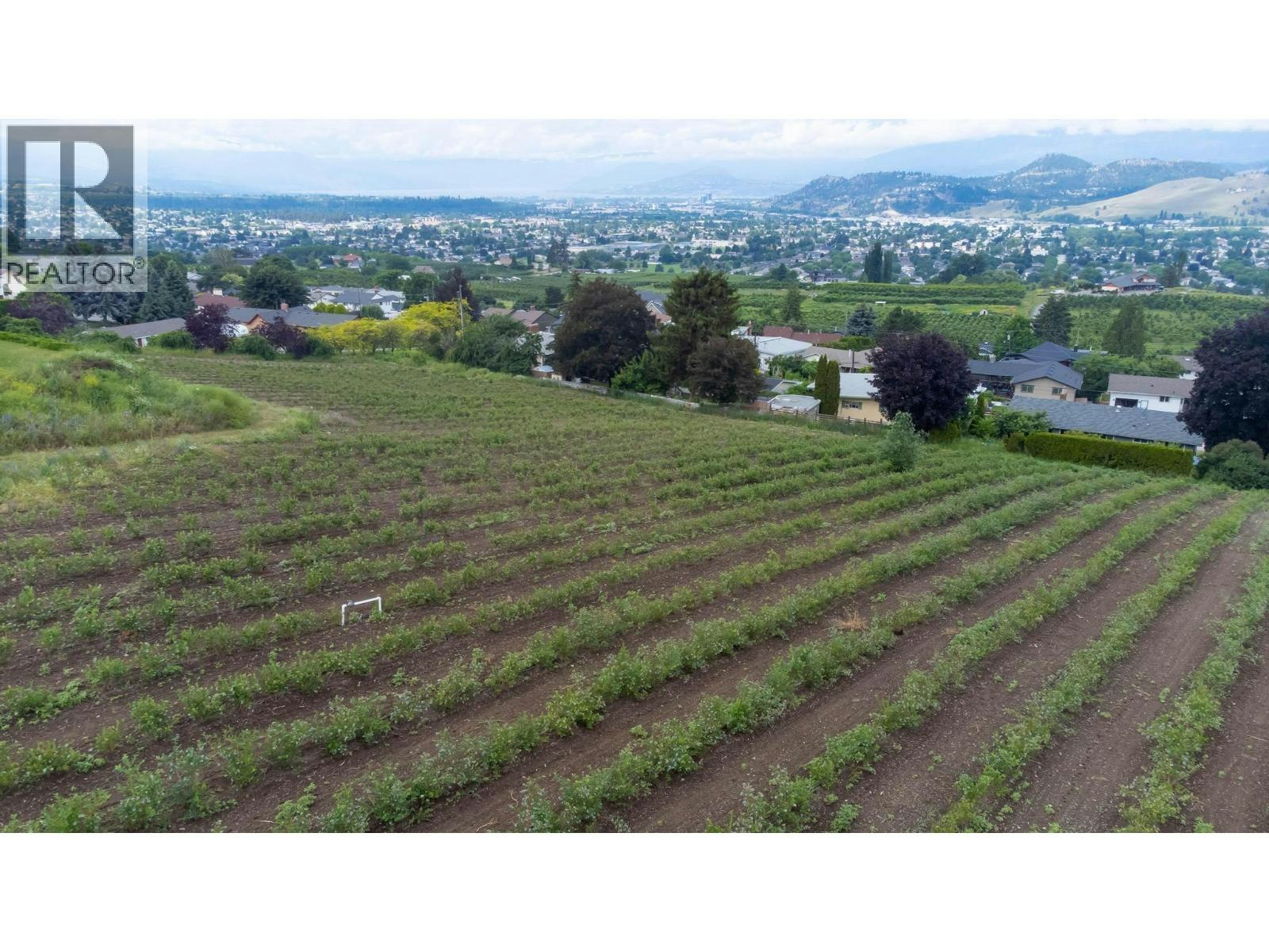1135 Graf Road, Kelowna, BC, V1P 1B8 - 14