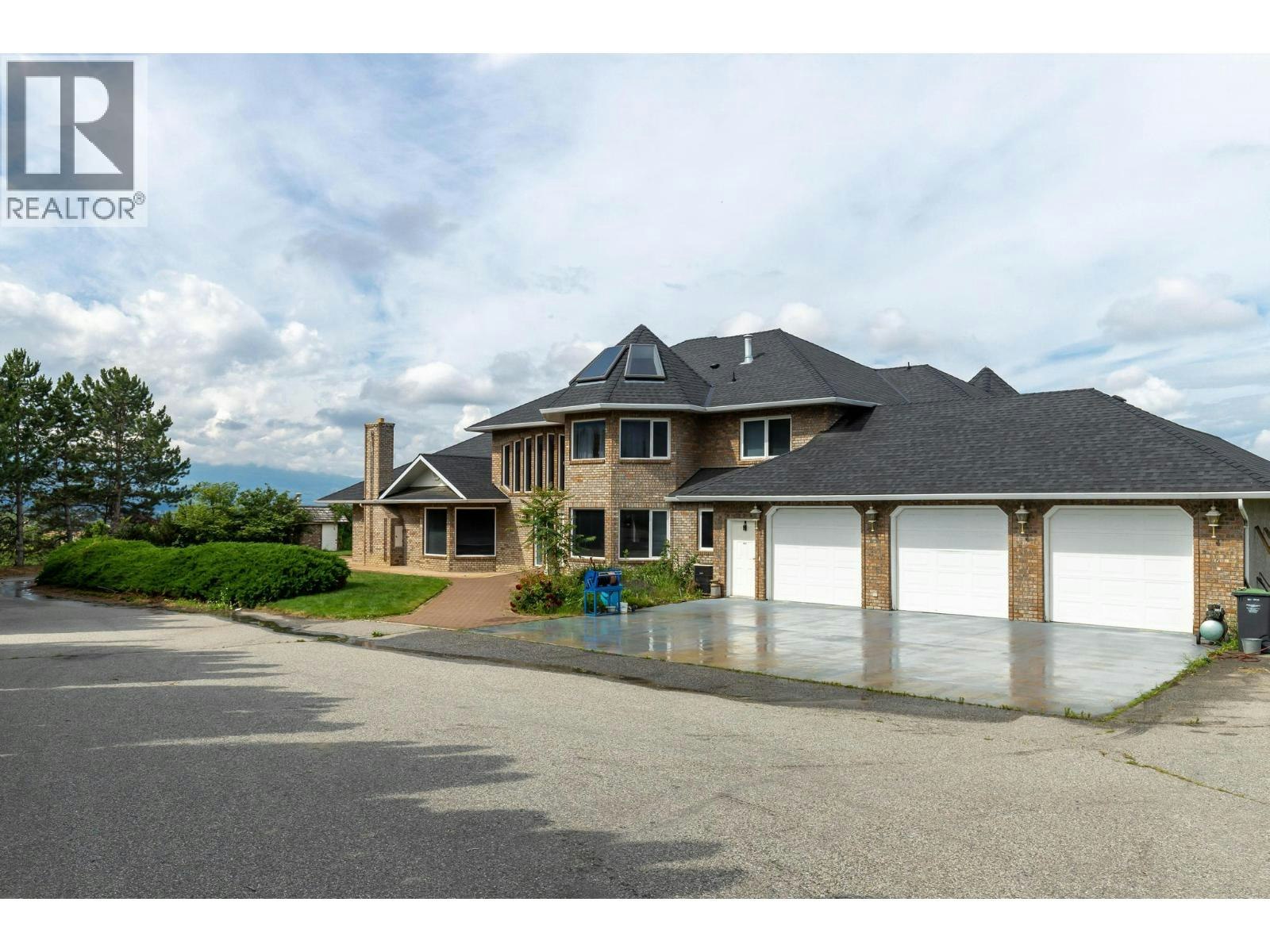 1135 Graf Road, Kelowna, BC, V1P 1B8 - 61