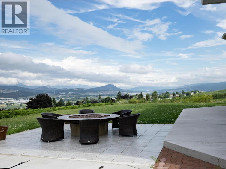 1135 Graf Road, Kelowna, BC, V1P 1B8 - 11