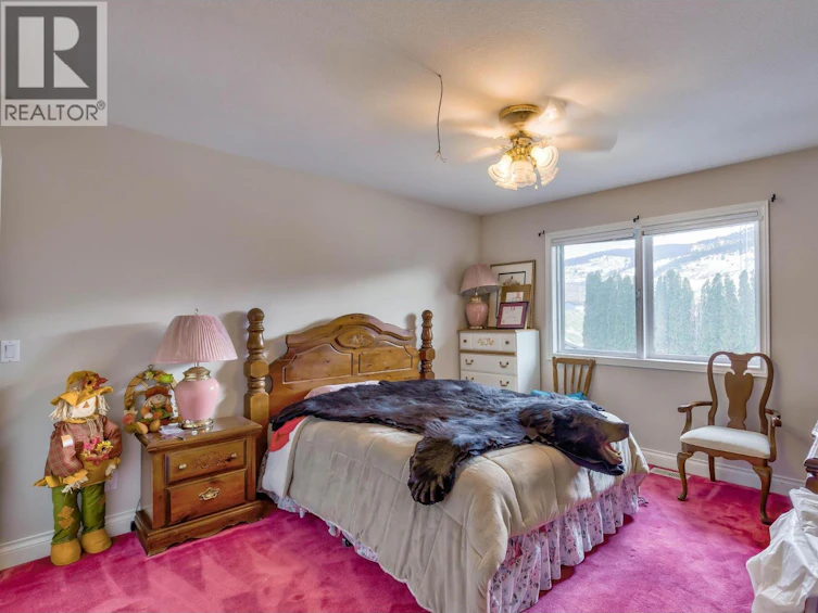 1135 Graf Road, Kelowna, BC, V1P 1B8 - 46