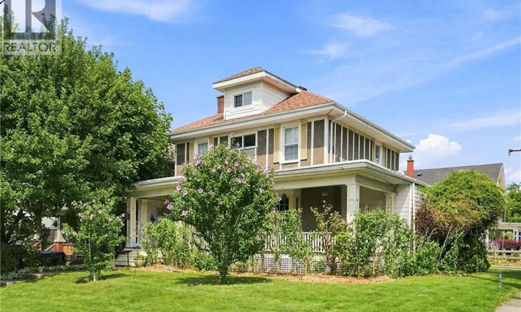 2 Carleton Street N