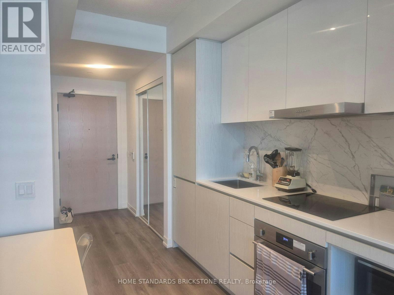 3716-28 Interchage Way W, Vaughan, ON, L4K 0P8 - 3