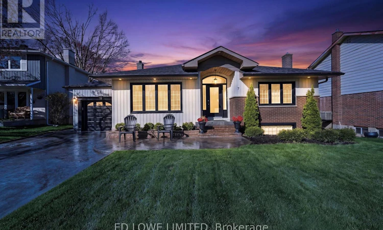 7 Howard Crescent