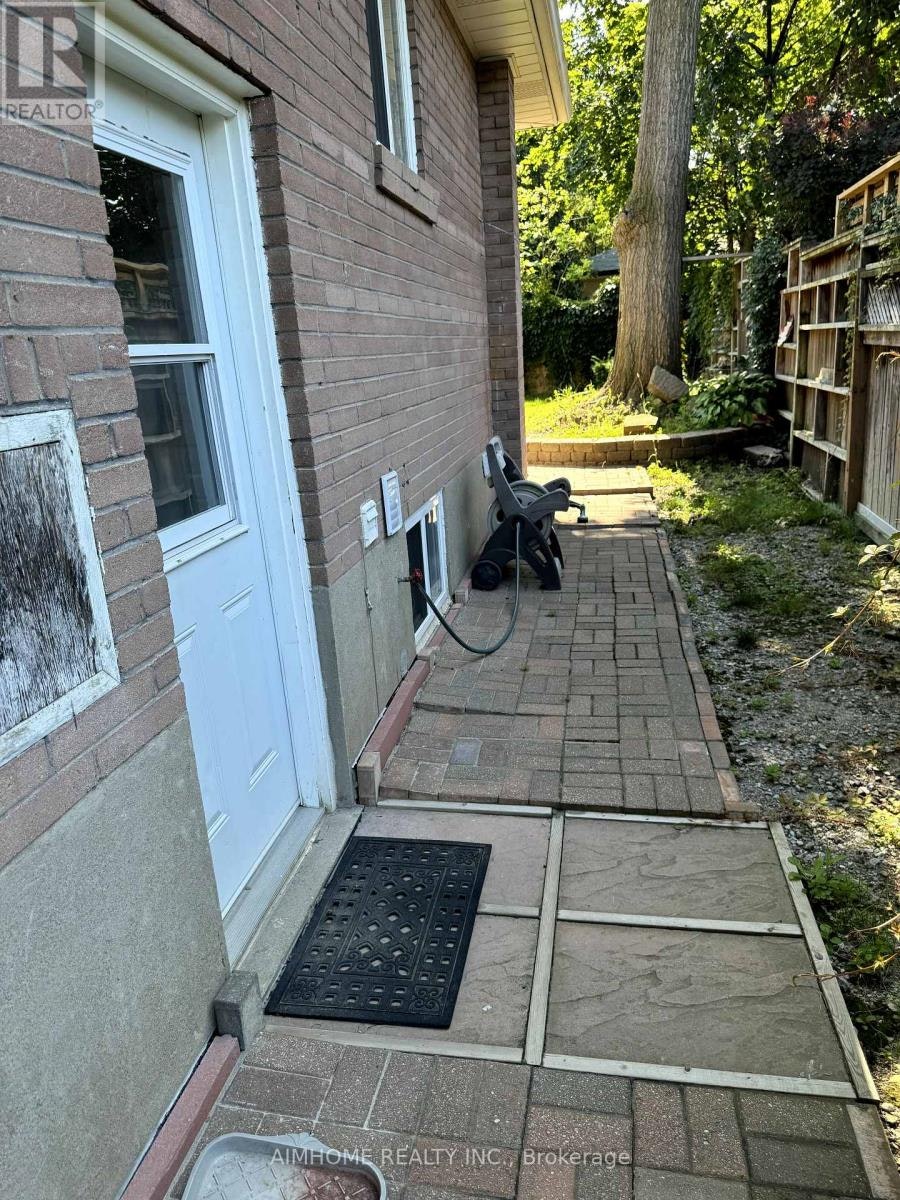 1442 Monaghan Circle, Mississauga, ON, L5C 1R8